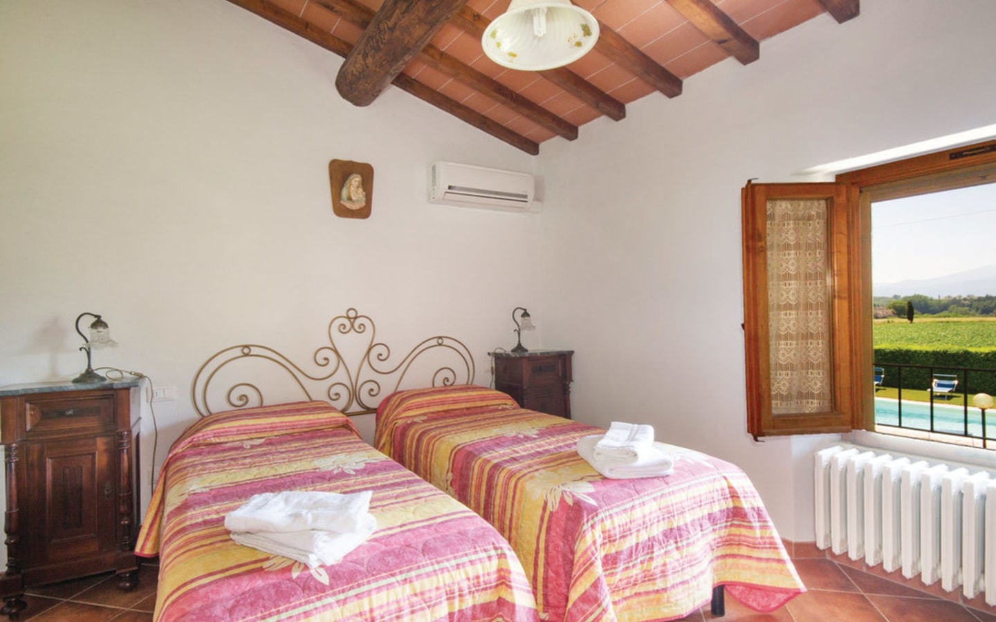 Villa Corba - Private villa with pool in Tuscany 9 Italian Breaks