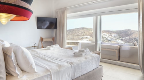 Luxury modern villa with swimming pool in Mykonos 35 My Villa Breaks