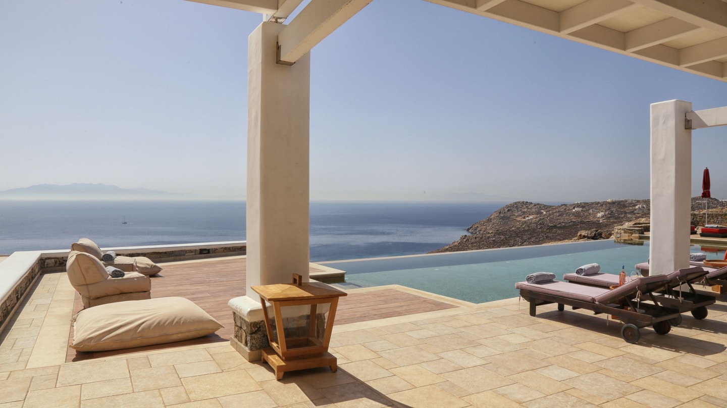 Luxury modern villa with swimming pool in Mykonos 41 My Villa Breaks