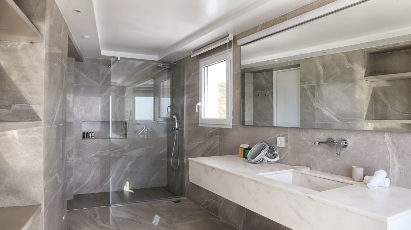 Luxury modern villa with swimming pool in Mykonos 17 My Villa Breaks