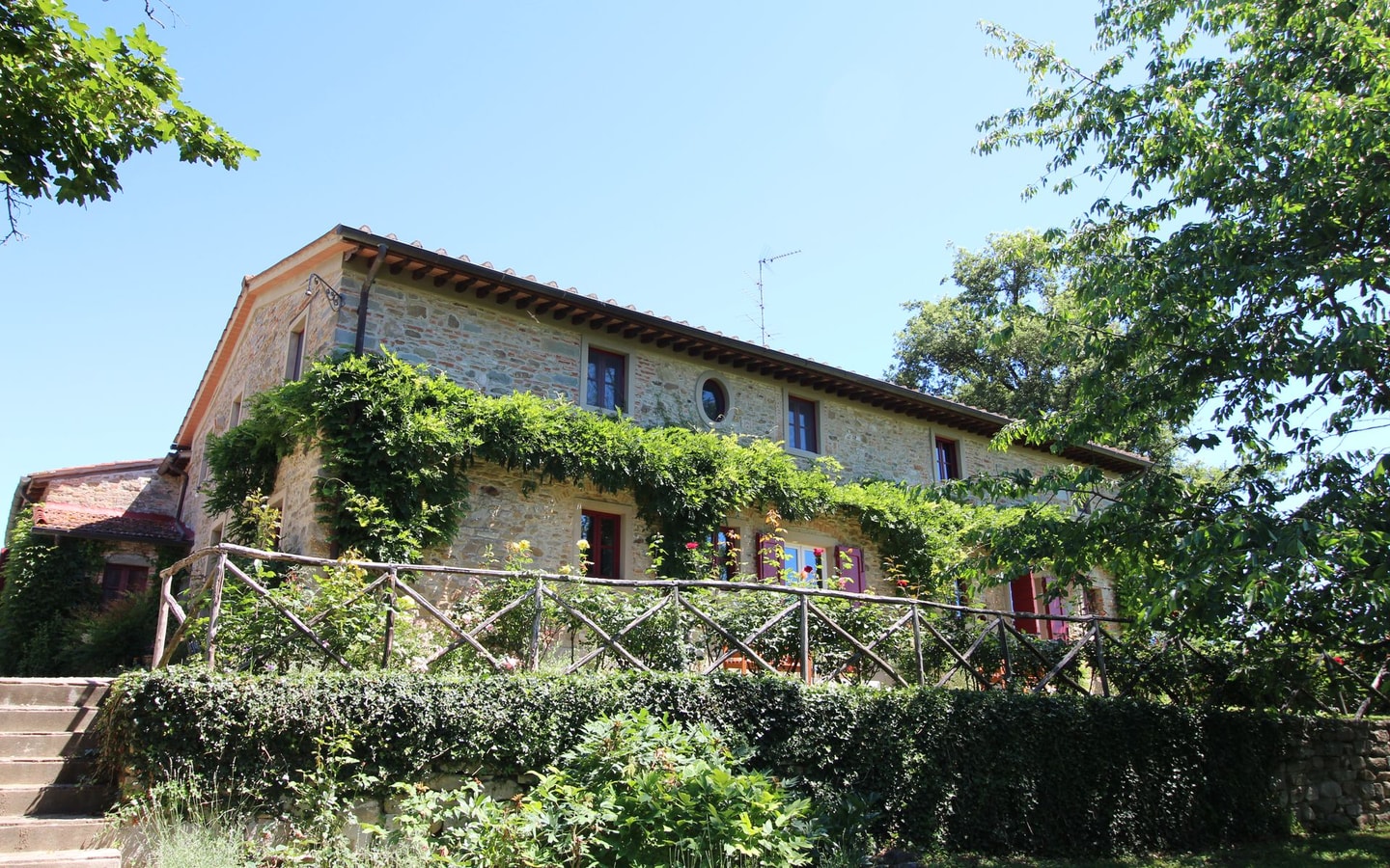 Villa Simone - Private Tuscan villa with pool 1 Italian Breaks