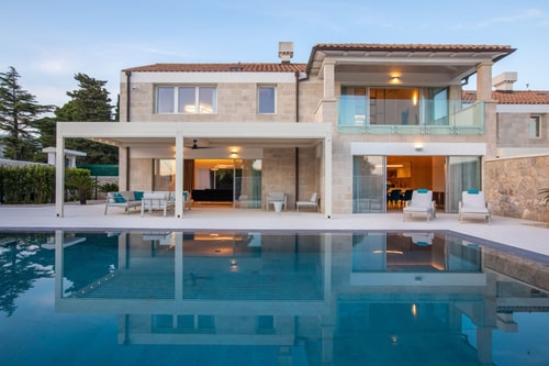 Villa Dusana - Beachfront villa with pool in Dalmatia 1 My Villa Breaks