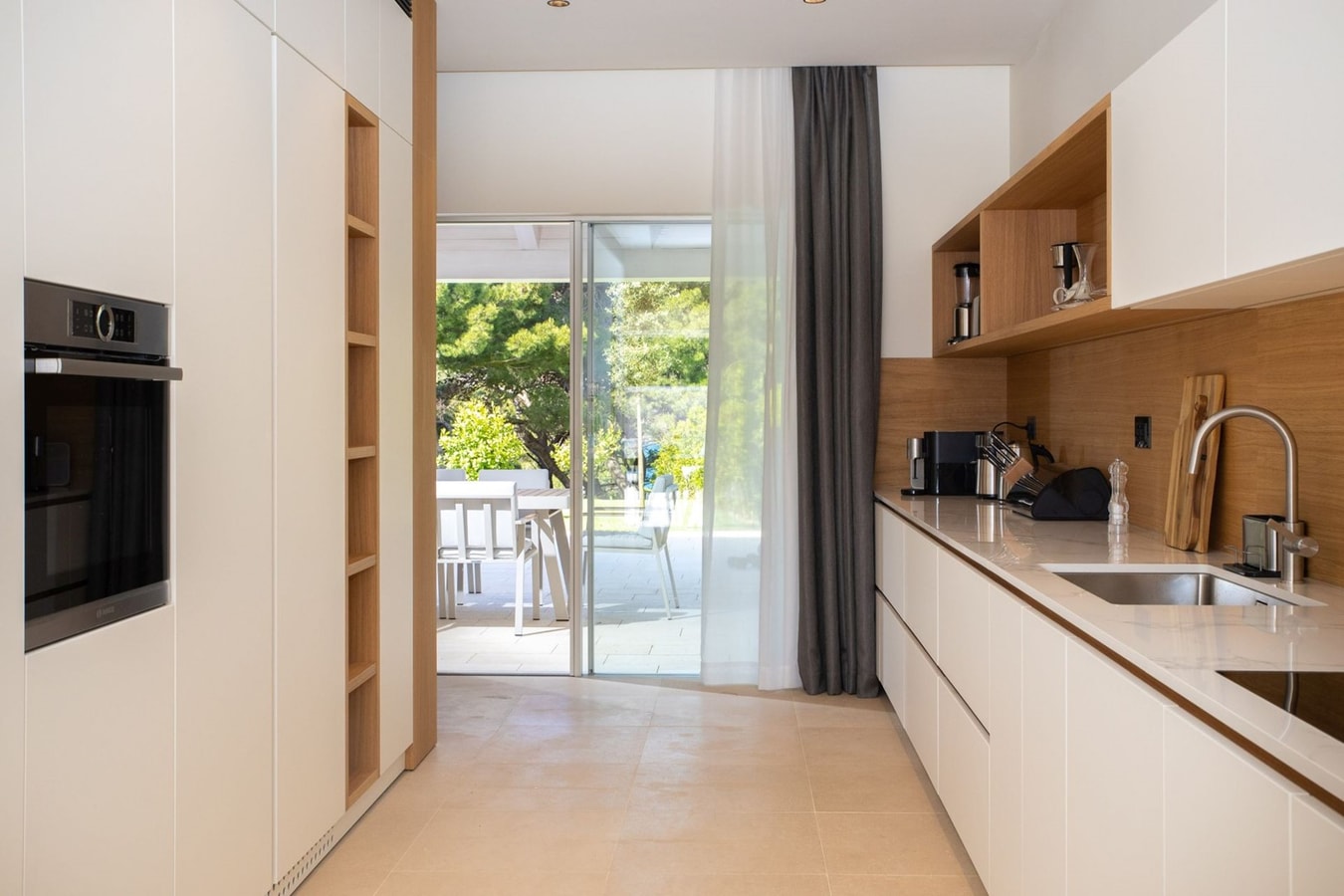 Villa Dusana - Beachfront villa with pool in Dalmatia 9 My Villa Breaks