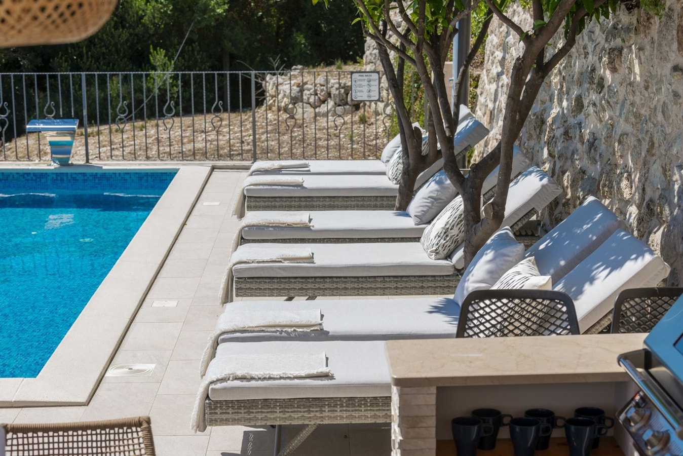 Villa Simunka - Independent villa with pool in Dalmatia 16 My Villa Breaks