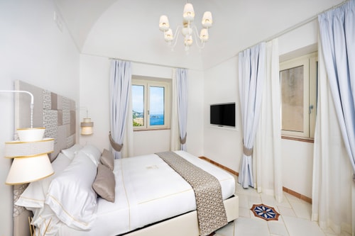 Villa Dani - Sea-facing villa with two pools 29 Italian Breaks