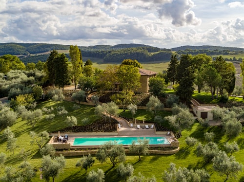 Private villa with swimming pool in Tuscany 0 Italian Breaks
