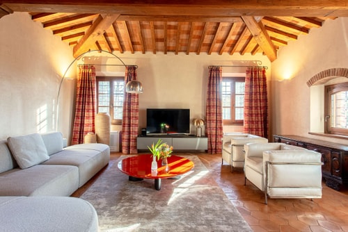Private villa with swimming pool in Tuscany 4 Italian Breaks