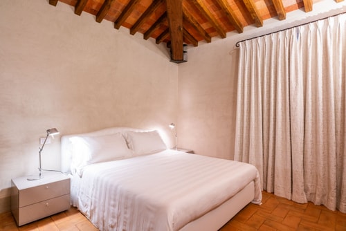Private villa with swimming pool in Tuscany 25 Italian Breaks
