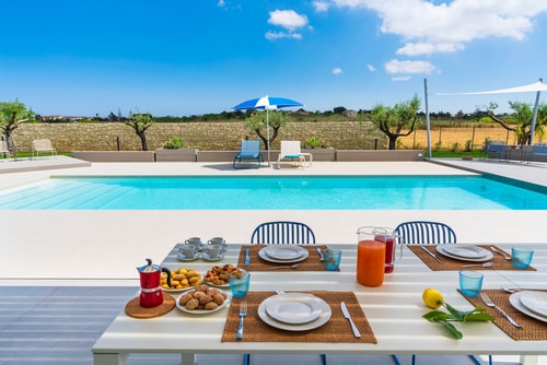 Two modern villas with pool near the sea 59 Italian Breaks