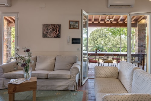 Villa Lucignana - Private Tuscan villa with pool 6 Italian Breaks