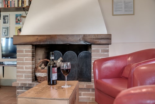 Villa Lucignana - Private Tuscan villa with pool 7 Italian Breaks