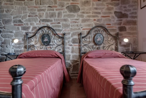 Villa Lucignana - Private Tuscan villa with pool 9 Italian Breaks