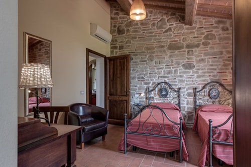 Villa Lucignana - Private Tuscan villa with pool 21 Italian Breaks