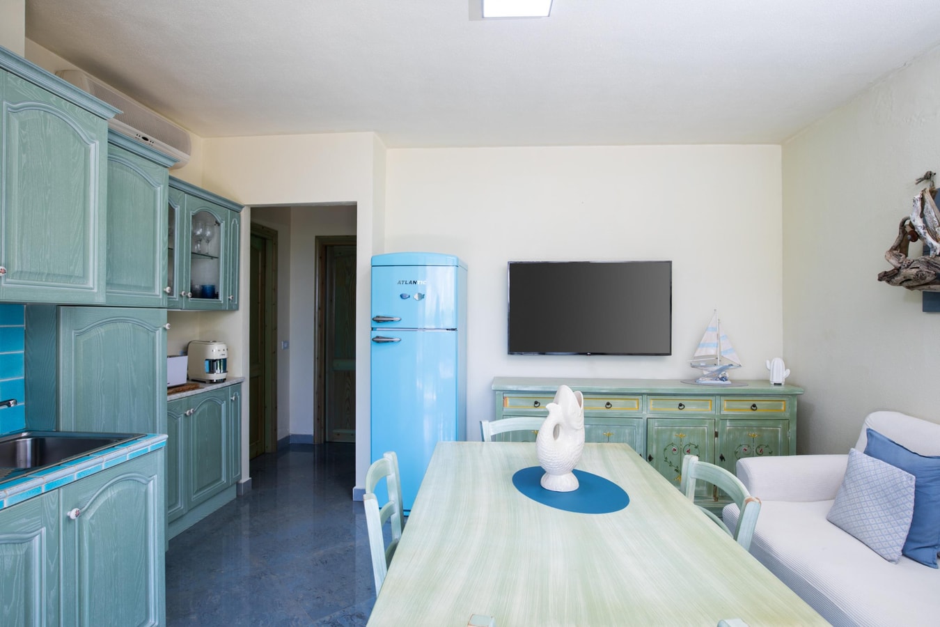 Private villa with swimming pool in Sardinia 5 Italian Breaks