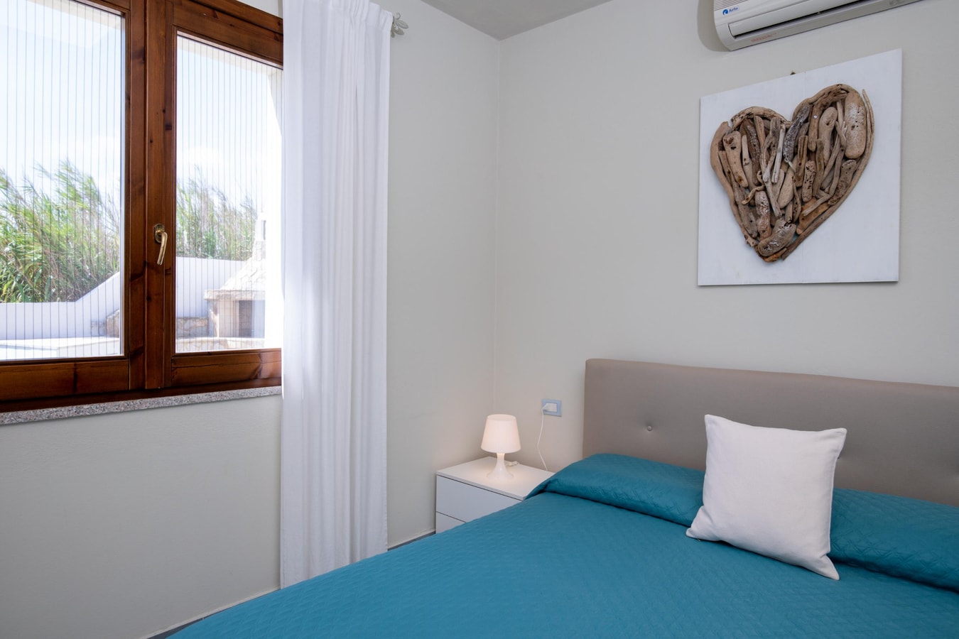 Private villa with swimming pool in Sardinia 10 Italian Breaks