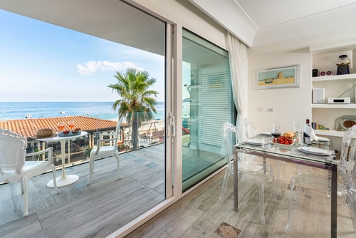 Casa Leontina Erminia - seafront apartments 7 Italian Breaks
