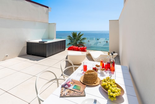Casa Leontina Erminia - seafront apartments 50 Italian Breaks