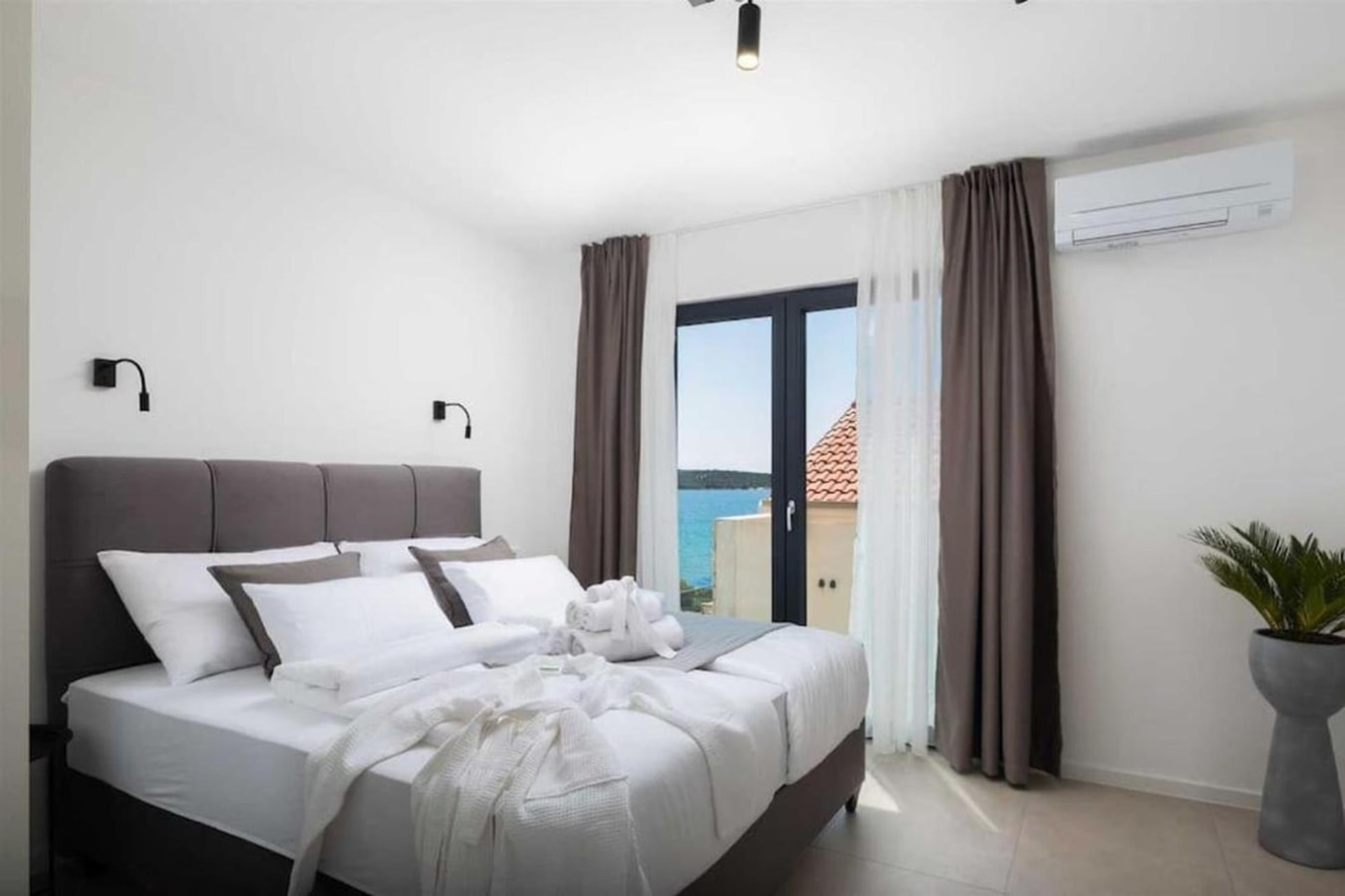 Villa Dragica - Private villa with pool, Sibenik 24 My Villa Breaks