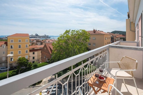 Apartment Dinora with a balcony in Split 10 My Villa Breaks