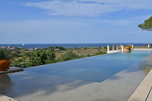 Villa Raisi with private swimming pool in Sicily 0 Italian Breaks