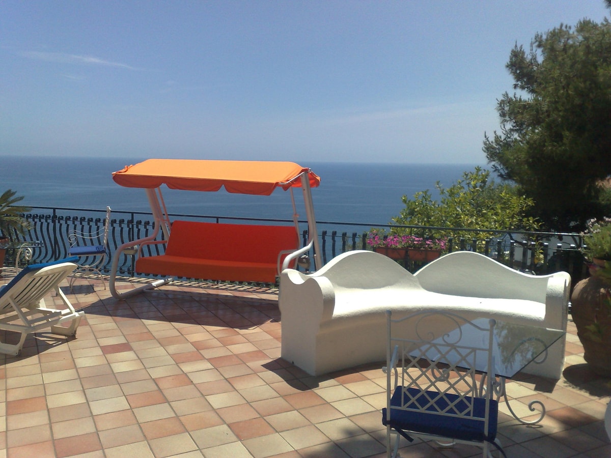 Two private villas with pool near town 17 Italian Breaks