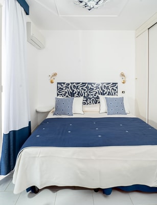 Two private villas with pool near town 11 Italian Breaks