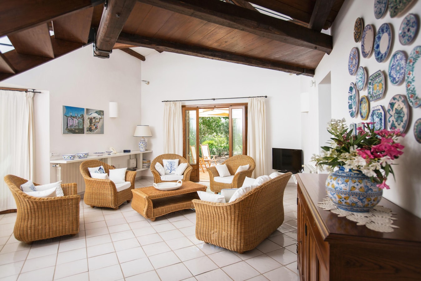 VILLA EREMORO – CEFALU AREA 5 Italian Breaks