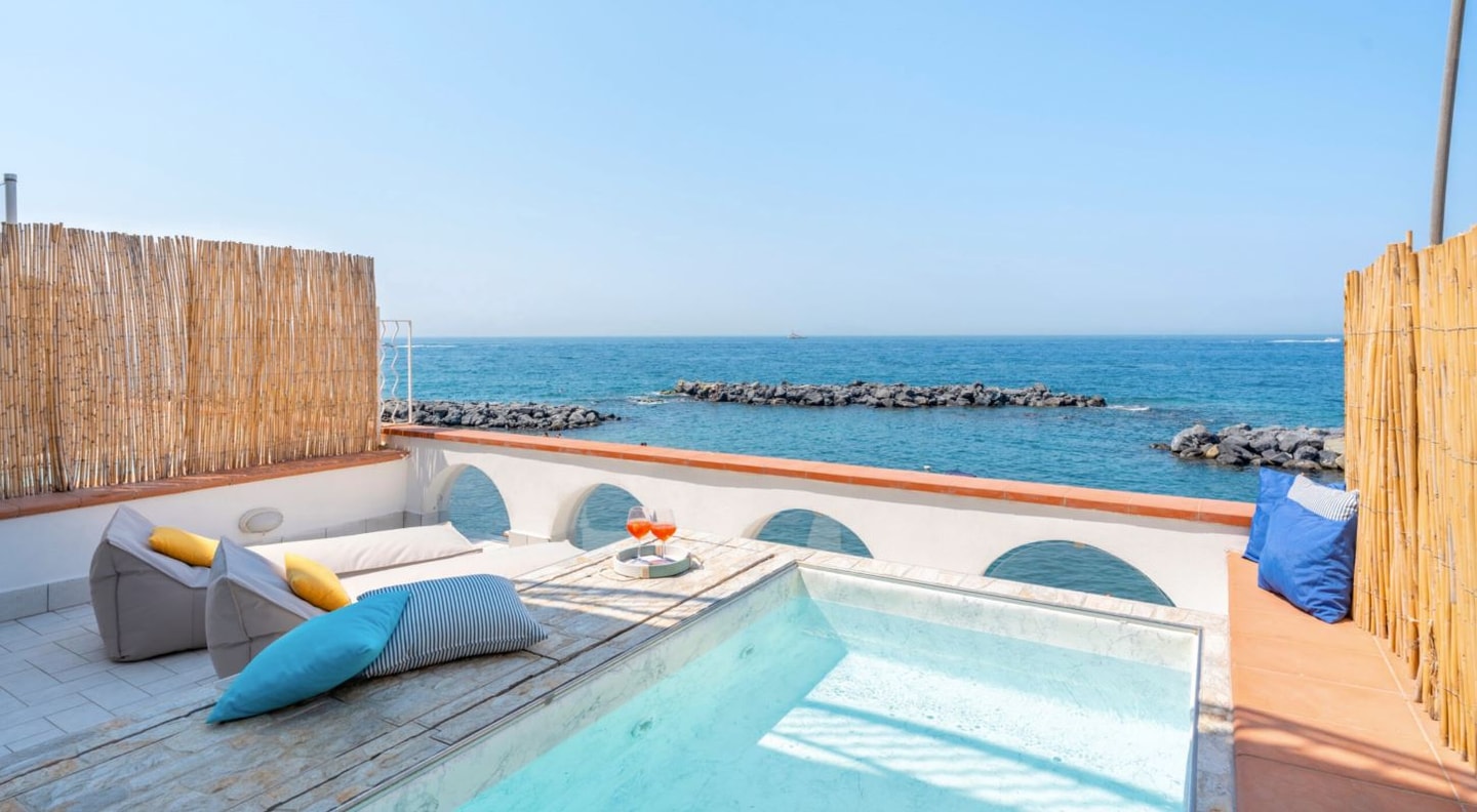Villa Mia - Sea front private villa close to town Italian Breaks