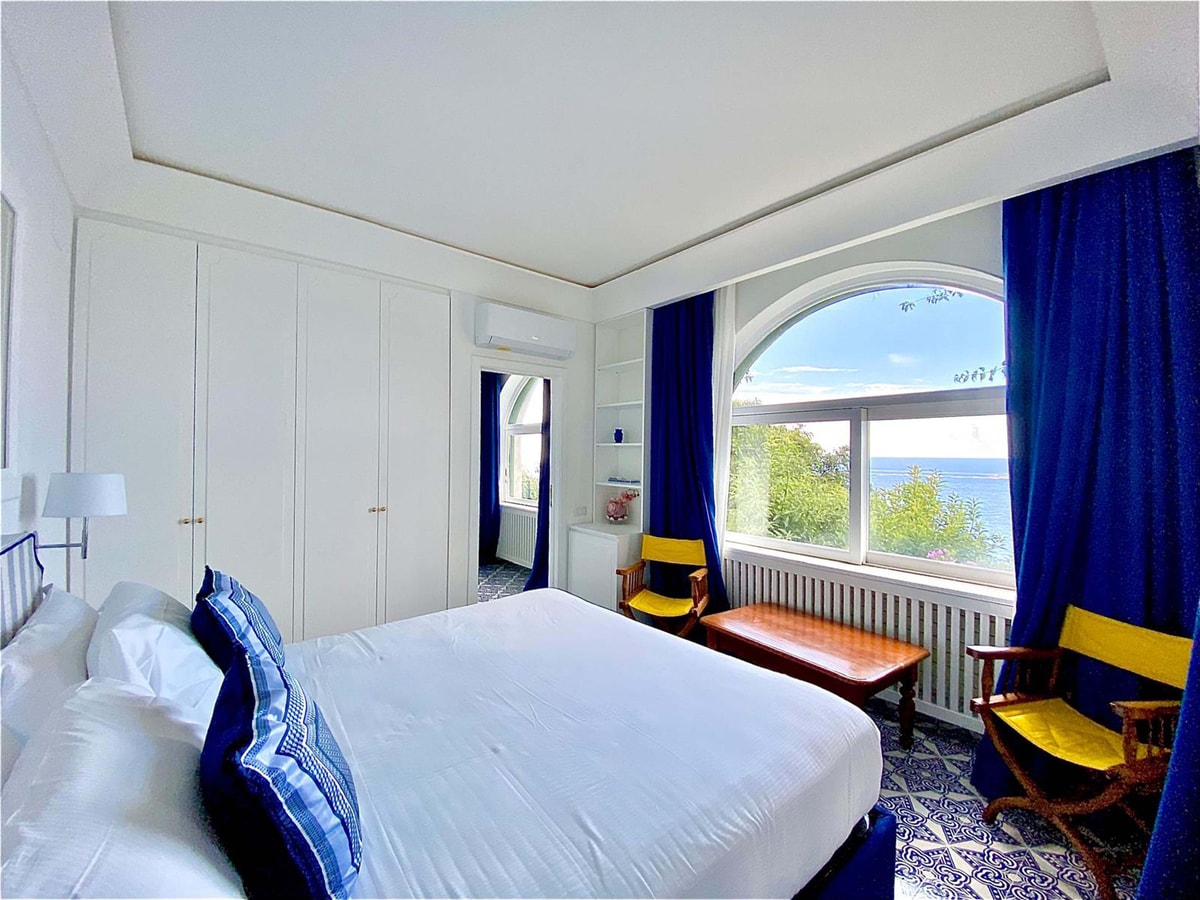 Villa Affascinante - Villa with direct sea access 43 Villas in Italy