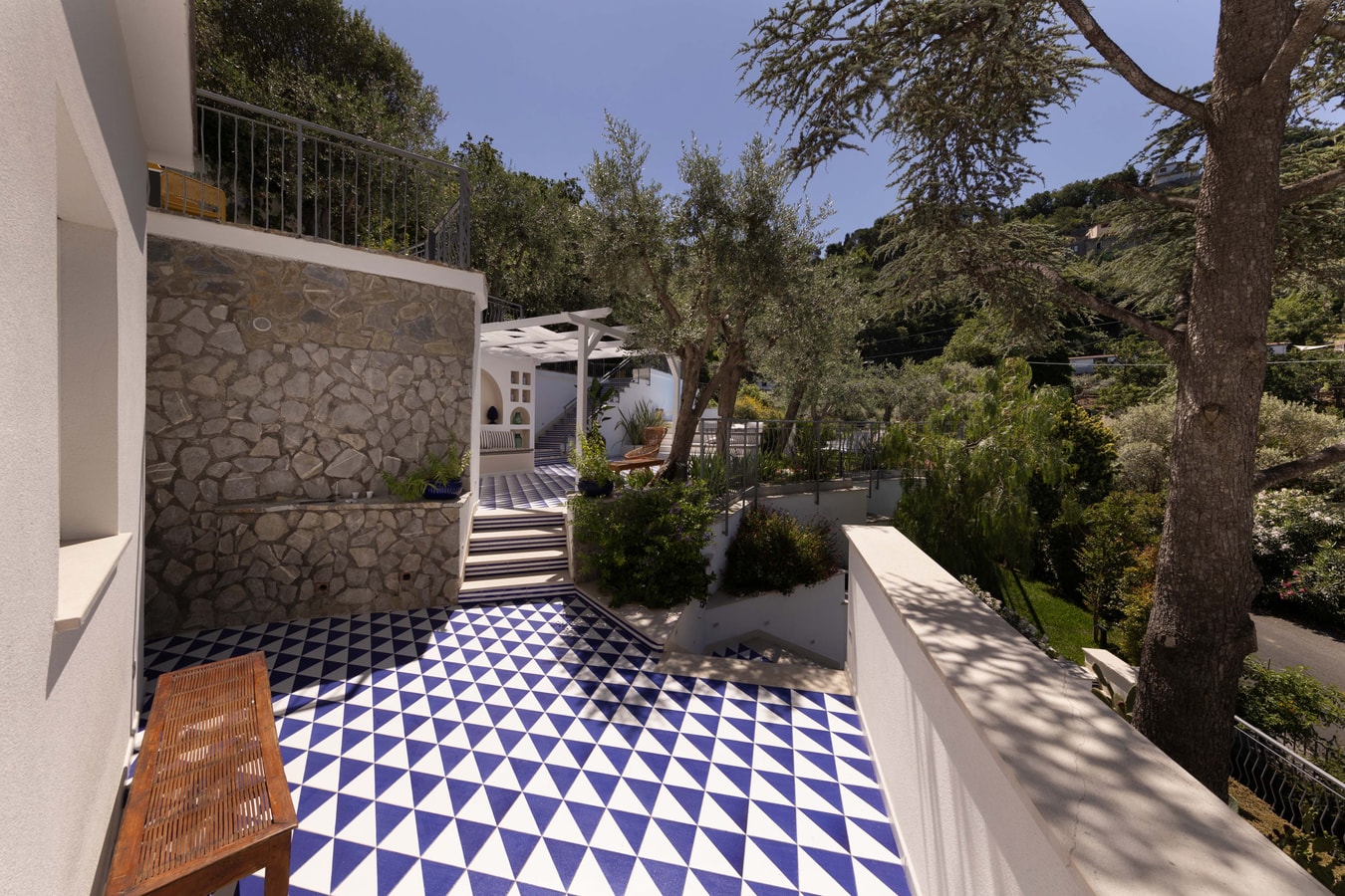 Villa Baia Serena, Panorama with Private Pool 37 Villas in Italy
