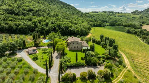 Podere Pulciano - Historic Tuscan farmhouse with pool 4 Italian Breaks