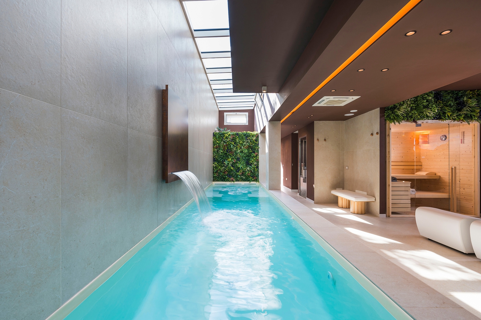 Stunning modern villa near the sea 30 Villas in Italy
