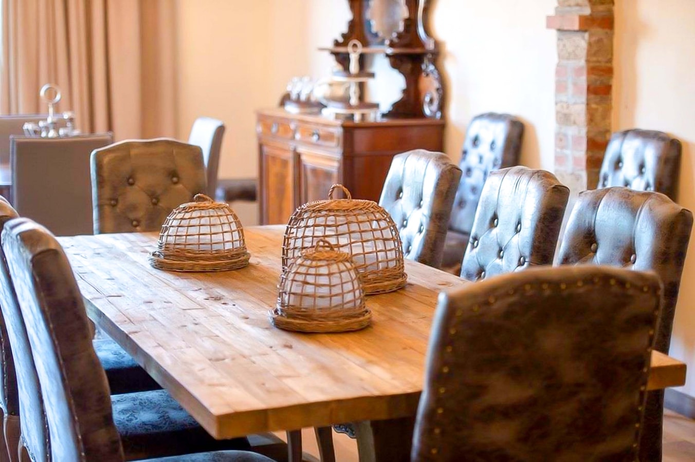 Alonza Estate - Large Countryside Estate 56 Villas in Italy