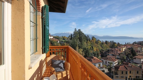 Villa Cadenza - Private villa with lake views 28 Villas in Italy
