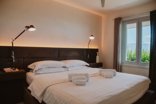 Villa Donita - Lakeside villa with pool 18 Villas in Italy