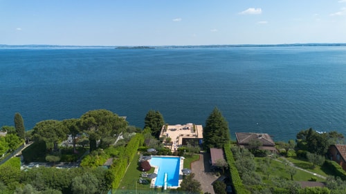 Villa Nilda - Private lakefront property with pool 52 Italian Breaks