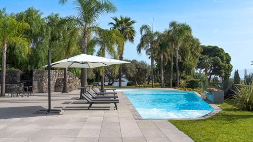 Villa Anemone (Iris) - sea front apartment 2 Italian Breaks