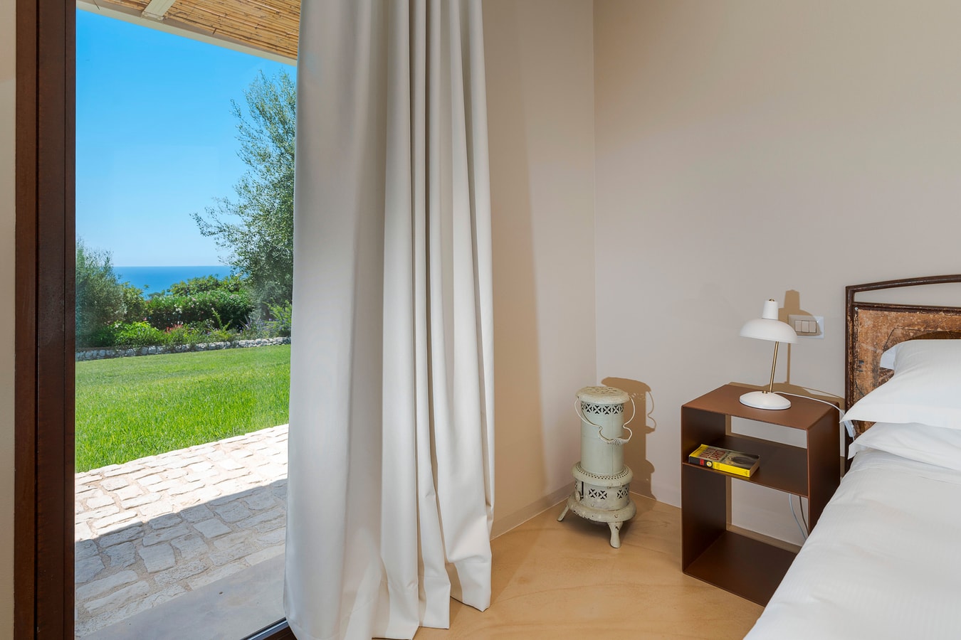 Casa Carol (Bianco) - Villa with shared pool 24 Villas in Italy