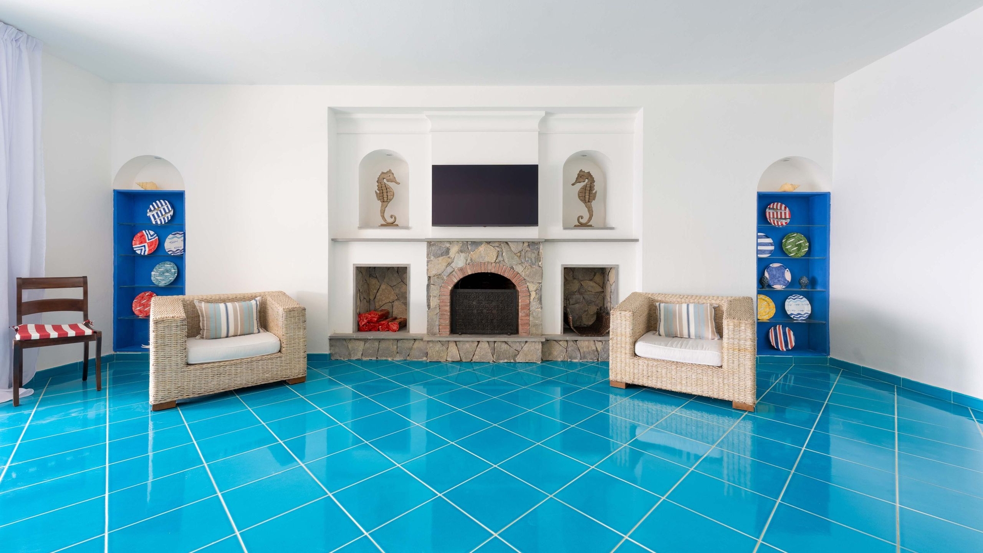 Casa Di Marcia, seafront with dipping pool 11 Villas in Italy