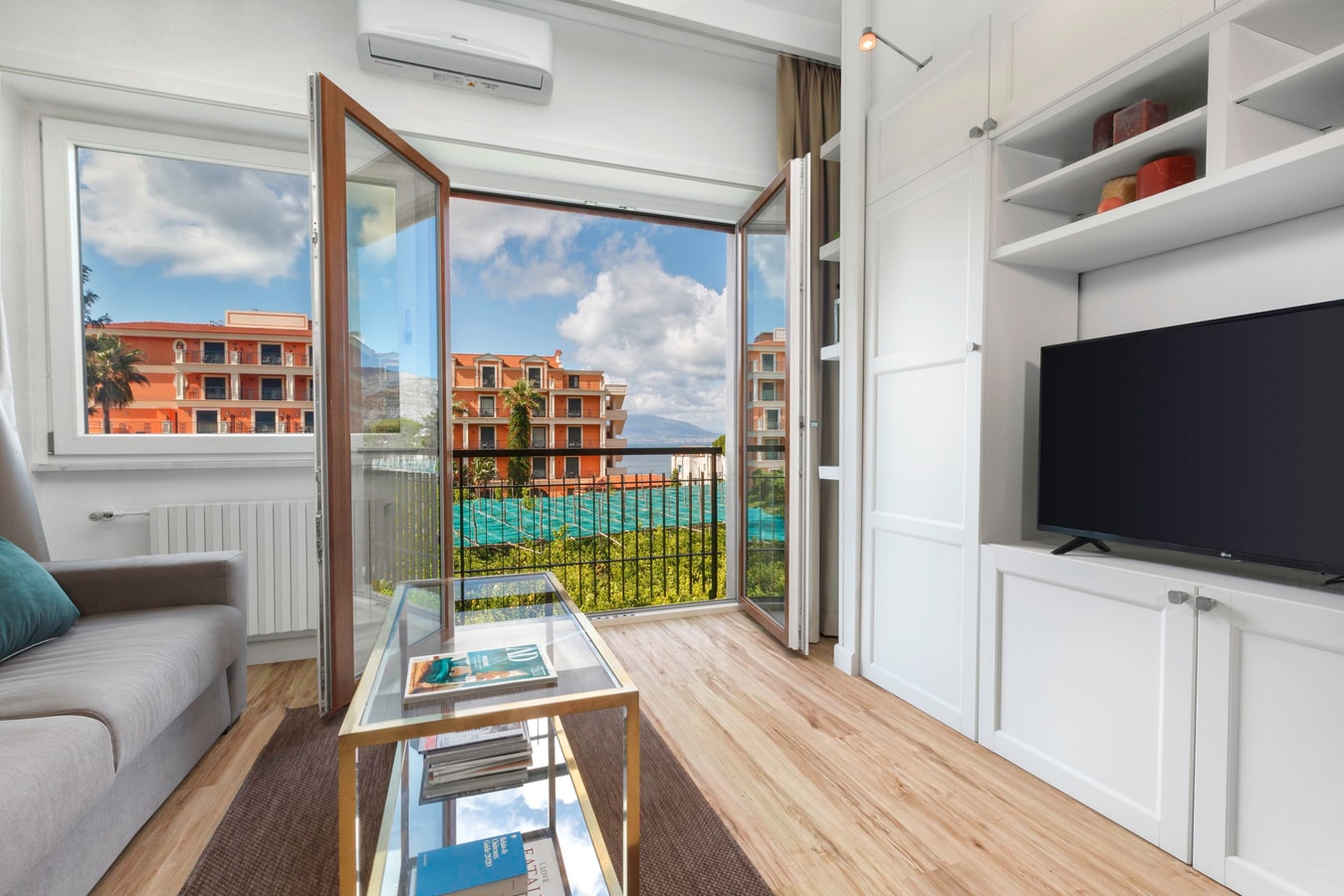 Casa Amica – Central Apartment in Sorrento Villas in Italy