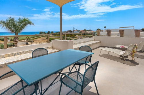 Casa Capo Blu, Beach House with Sea Access 2 Villas in Italy