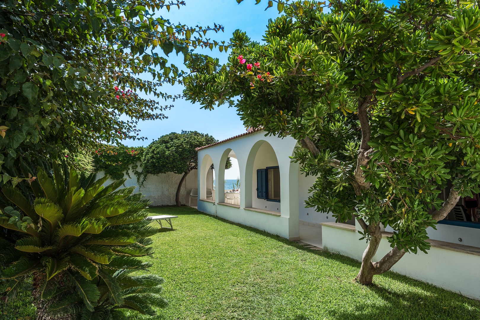 Villa Fresca - sea front villa 30 Villas in Italy