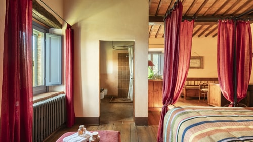 Podere Pulciano - Historic Tuscan farmhouse with pool 27 Italian Breaks