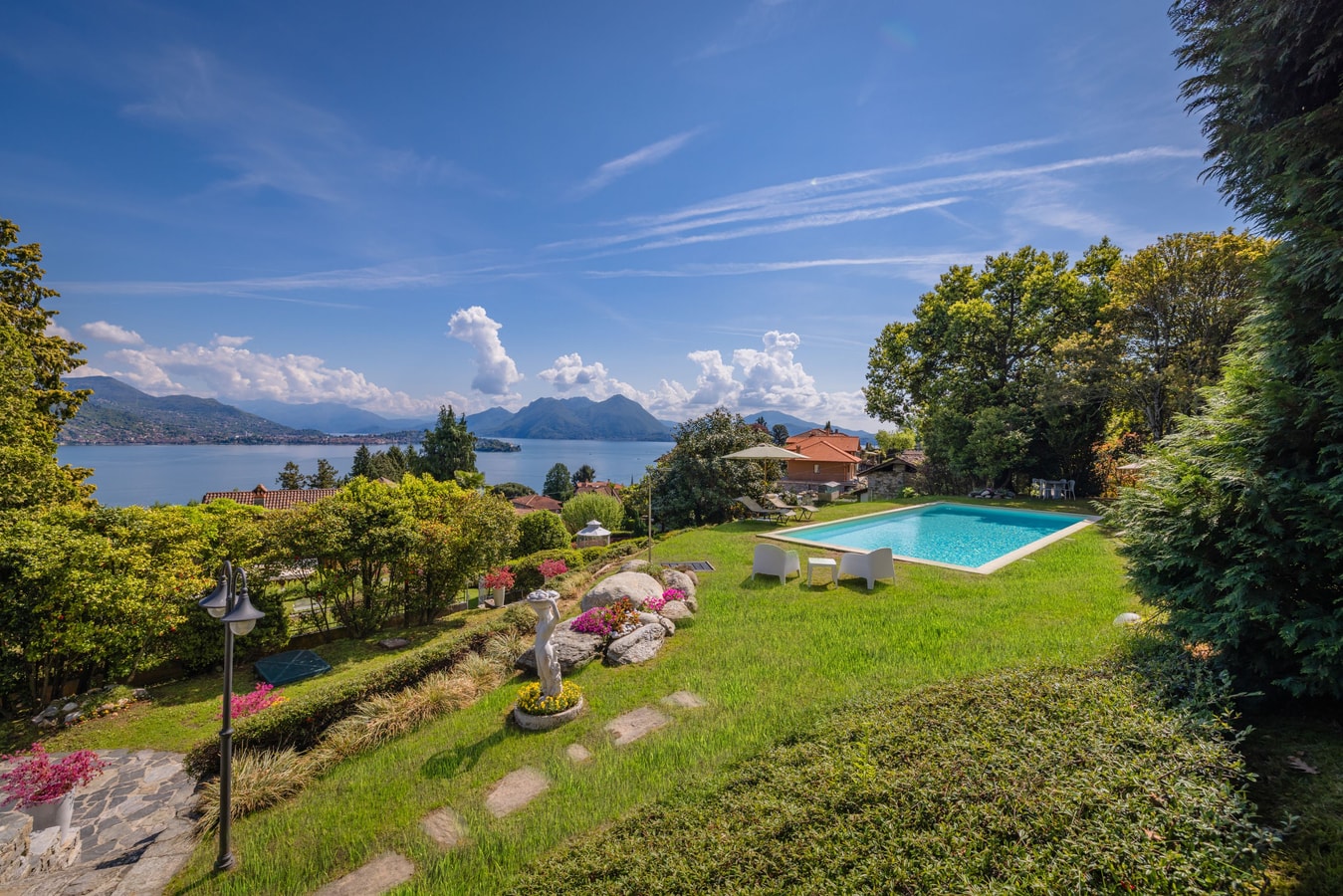 Villa Alvino, large family villa by the lake 49 The Prestige Villa Collection