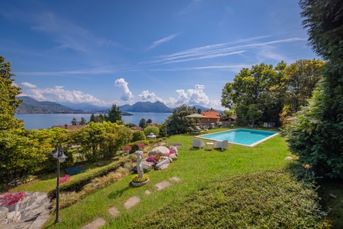 Villa Alvino, large family villa by the lake 49 The Prestige Villa Collection