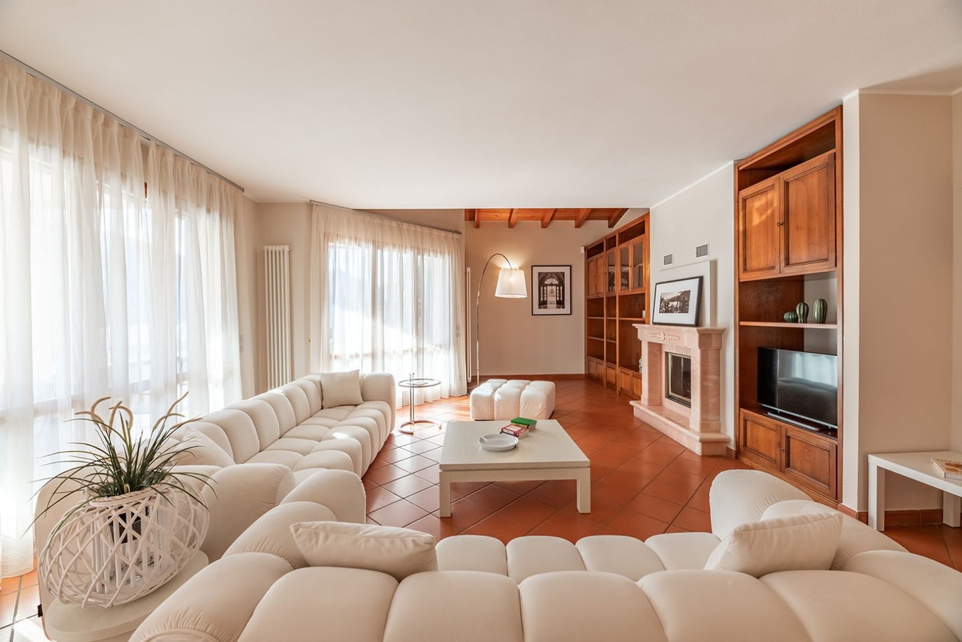 Villa Tamara - Private villa with pool near lake 4 Villas in Italy