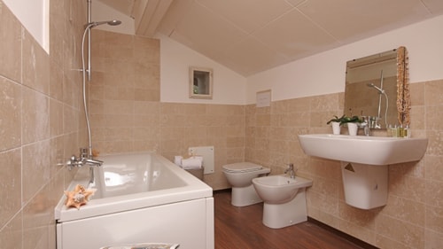 Villa Cadenza - Private villa with lake views 27 Villas in Italy
