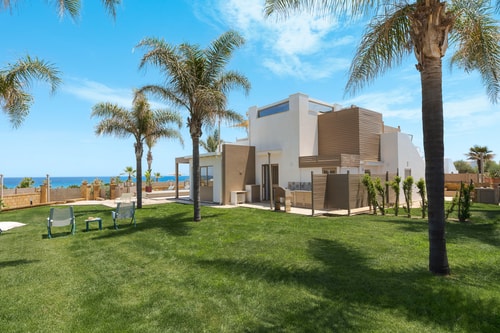 Le Case Blu, Two Neighbouring Homes Near the Sea 32 Villas in Italy