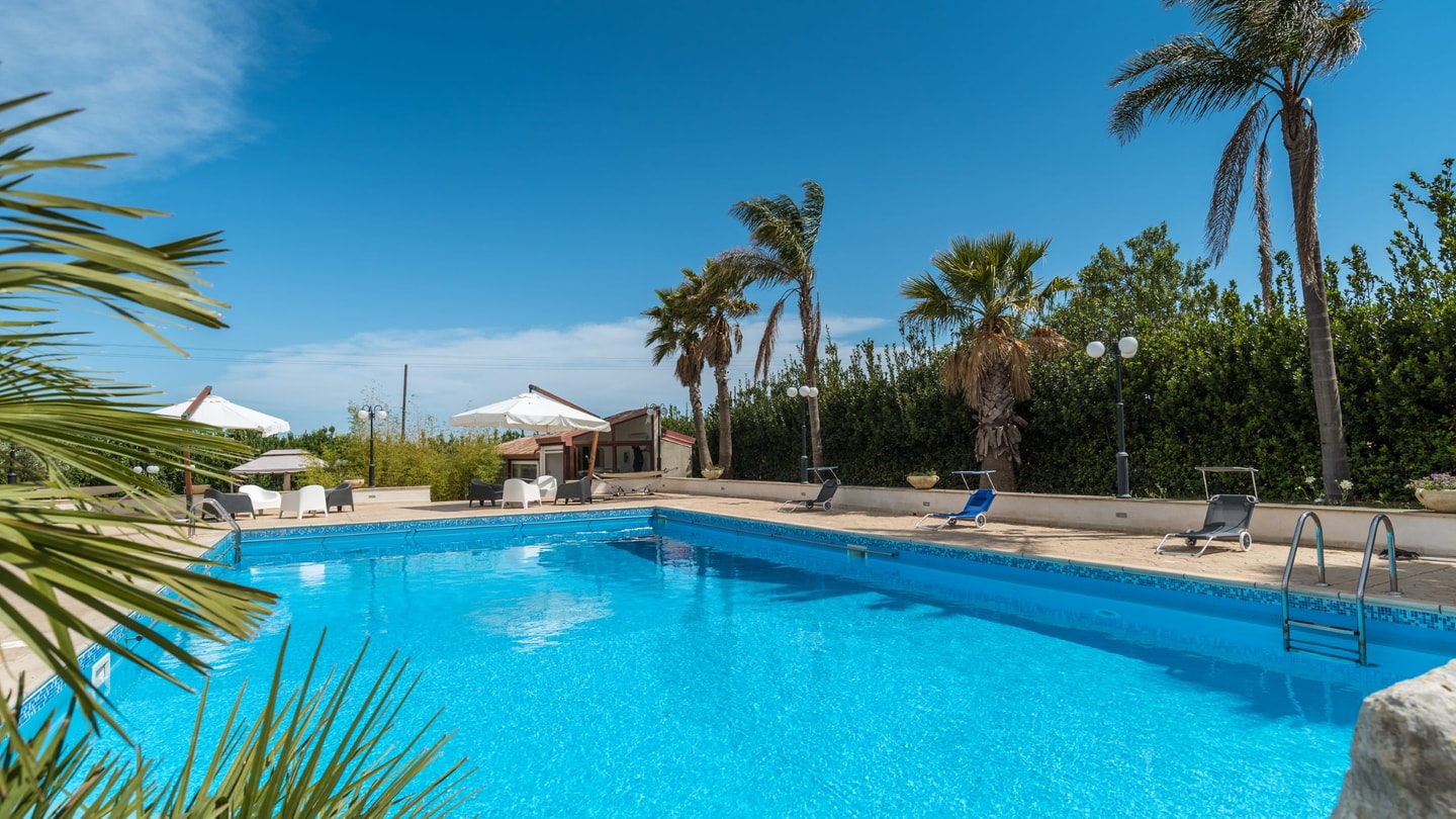 Villa Vista Serena, Traditional Estate in Rural Modica 46 Villas in Italy