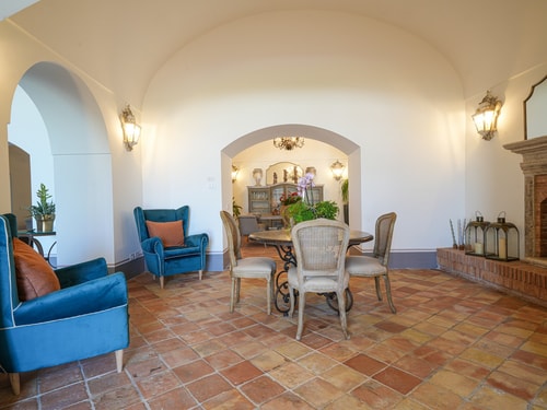 Villa Riggiola, Historic Villa with Sea Views 18 Villas in Italy